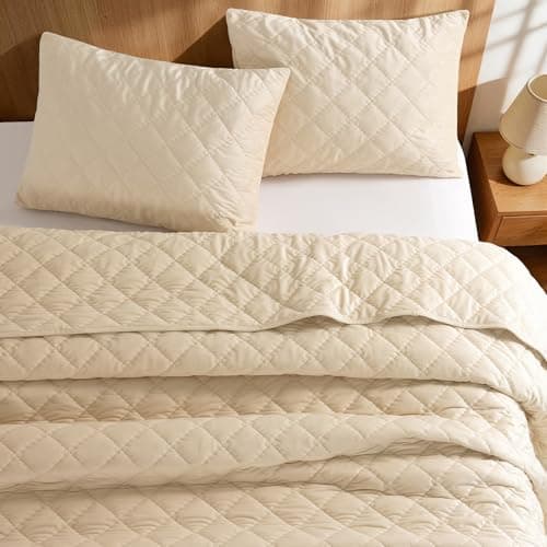 Uqocnh Luxury Velvet Quilt Set King Size 3 Piece, Soft Channel Stitch Velvet Comforter Set with 2 Pillow Shams, Lightweight Coverlet Bedspread Bedding Set for All Seasons, Beige view 2