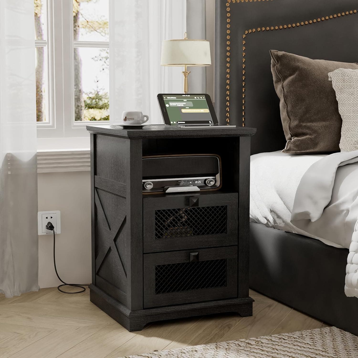 FFBCFDK Farmhouse End Table with Charging Station