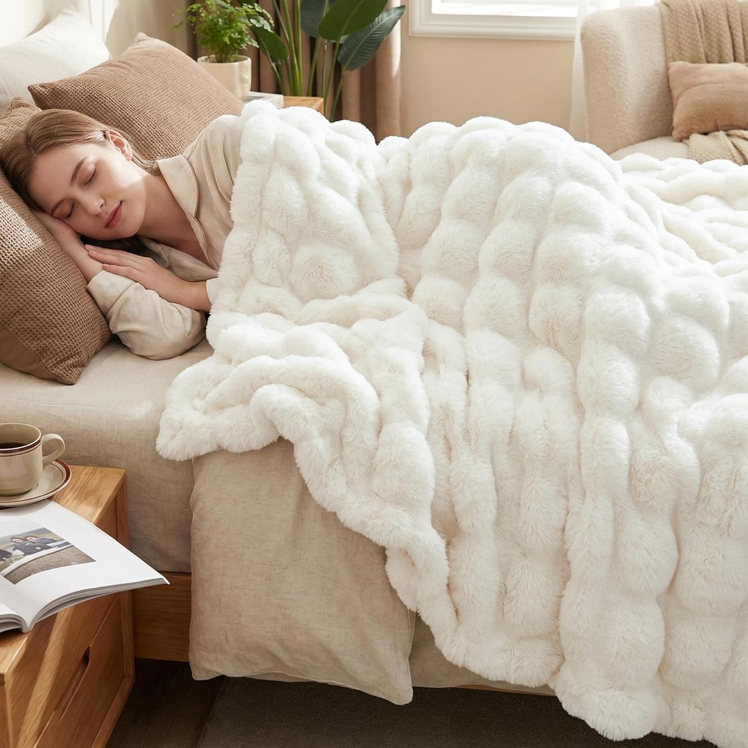 DREAMNINE Fur Throw Blanket — image 1