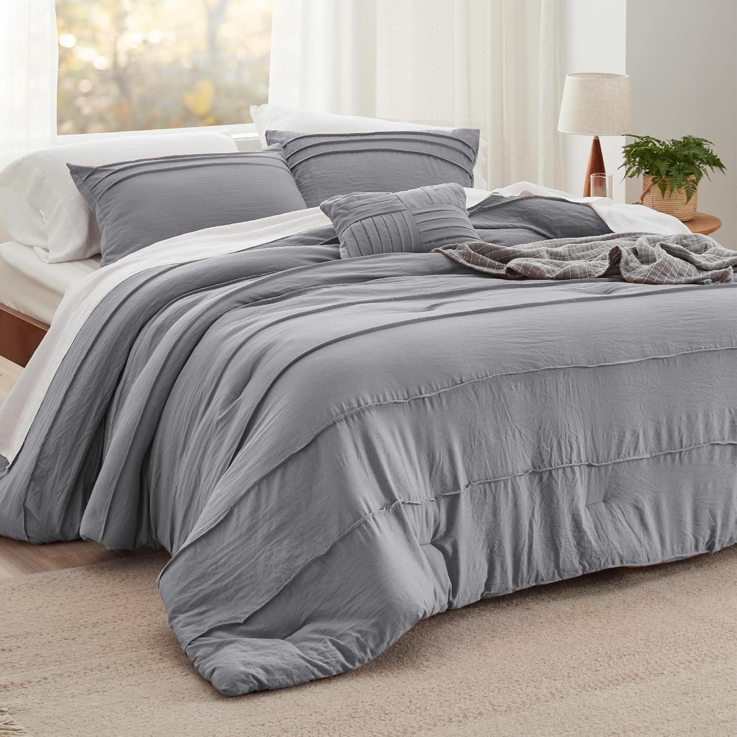 BEDSURE 4 Pieces Pinch Pleat Bed Set